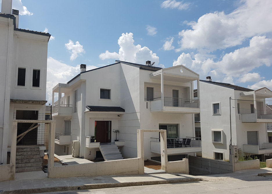 ΣΥΓΚΡΟΤΗΜΑ ΤΡΙΩΝ ΚΑΤΟΙΚΙΩΝ ΣΤΗΝ ΑΝΑΤΟΛΗ ΙΩΑΝΝΙΝΩΝ