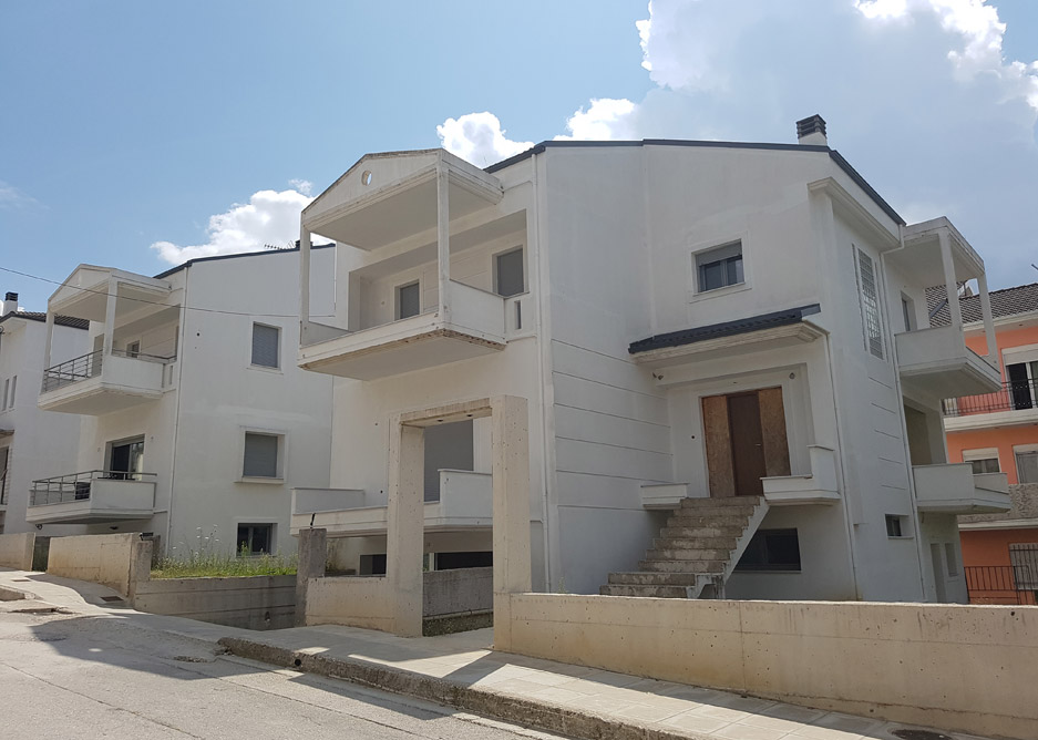 ΣΥΓΚΡΟΤΗΜΑ ΤΡΙΩΝ ΚΑΤΟΙΚΙΩΝ ΣΤΗΝ ΑΝΑΤΟΛΗ ΙΩΑΝΝΙΝΩΝ