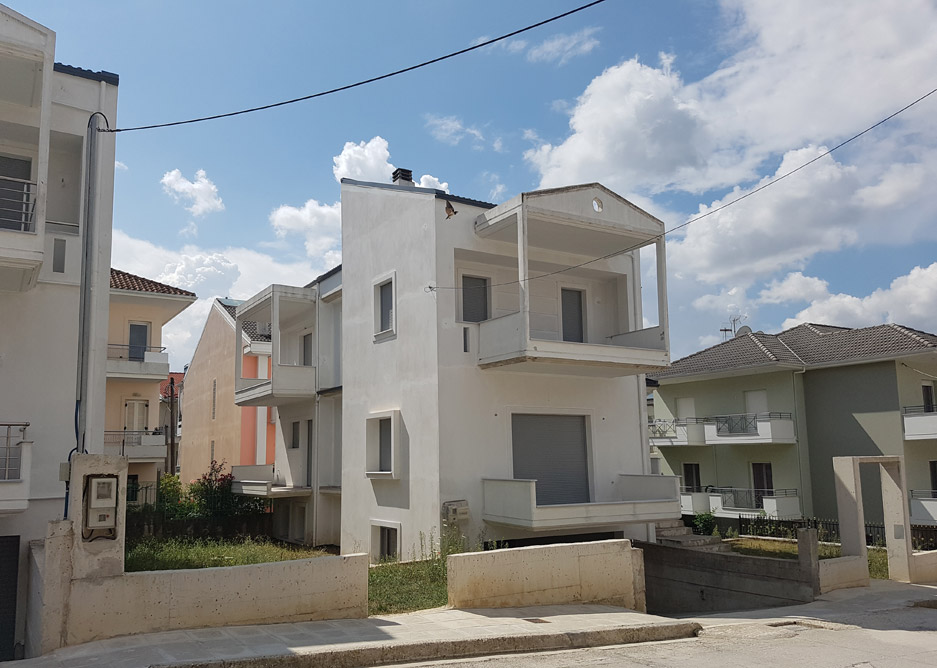 ΣΥΓΚΡΟΤΗΜΑ ΤΡΙΩΝ ΚΑΤΟΙΚΙΩΝ ΣΤΗΝ ΑΝΑΤΟΛΗ ΙΩΑΝΝΙΝΩΝ